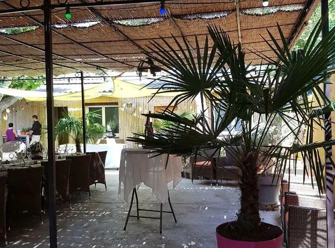 Sainte Marguerite Bed & Breakfast 3*